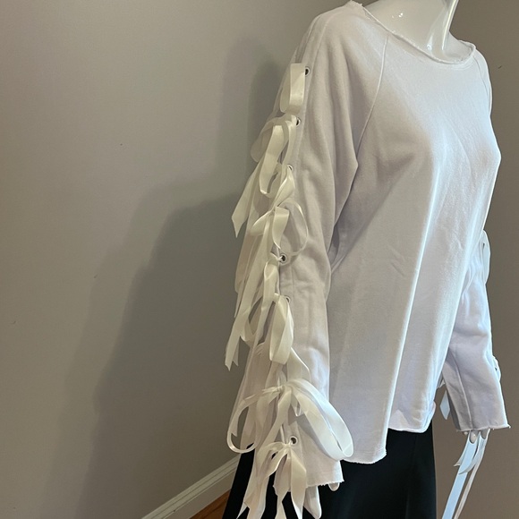 TOV Los Angeles new with tag white sweatshirt size 42 - Picture 1 of 7